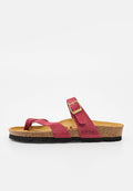 Roter Bayton-Sandal mit Korksohle, verstellbarem Riemen mit Schnalle, Zehenschlaufe und schwarzer, strukturierter Gummilaufsohle.