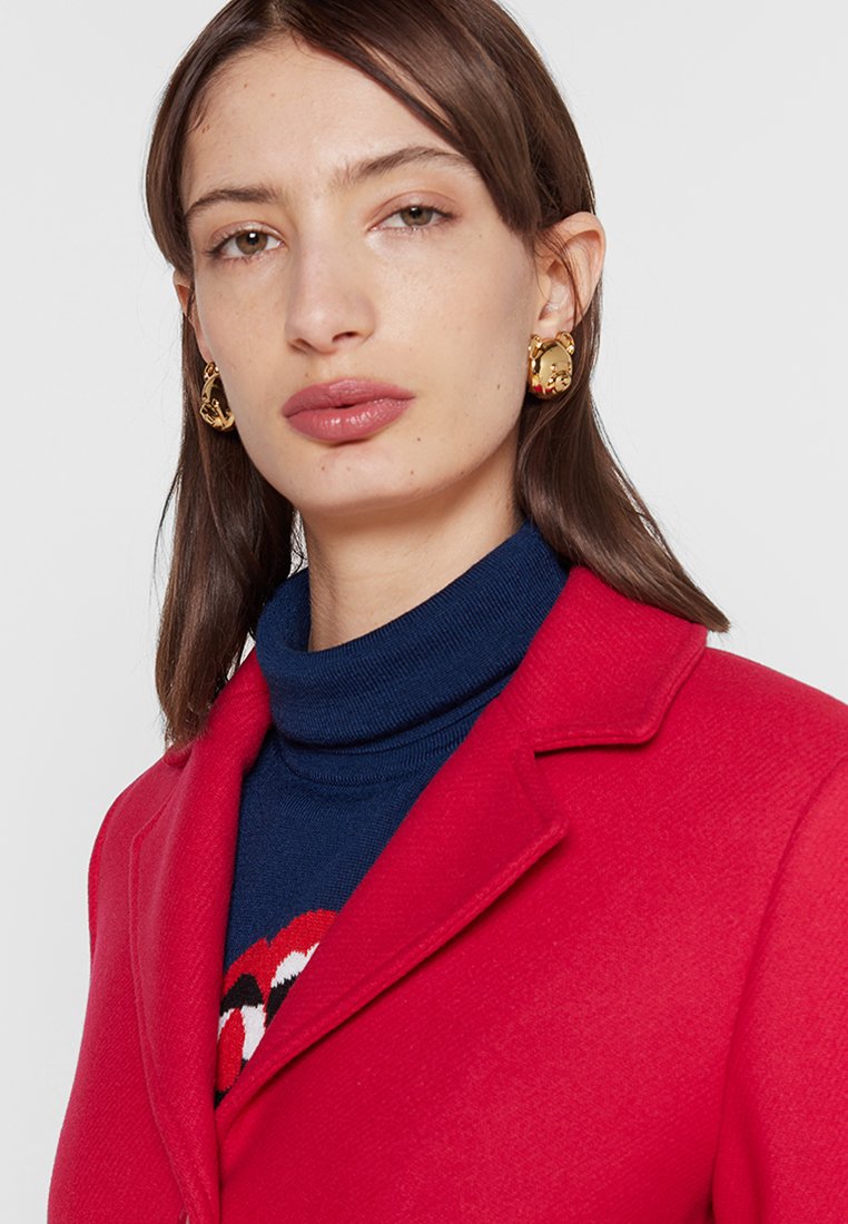 Love Moschino