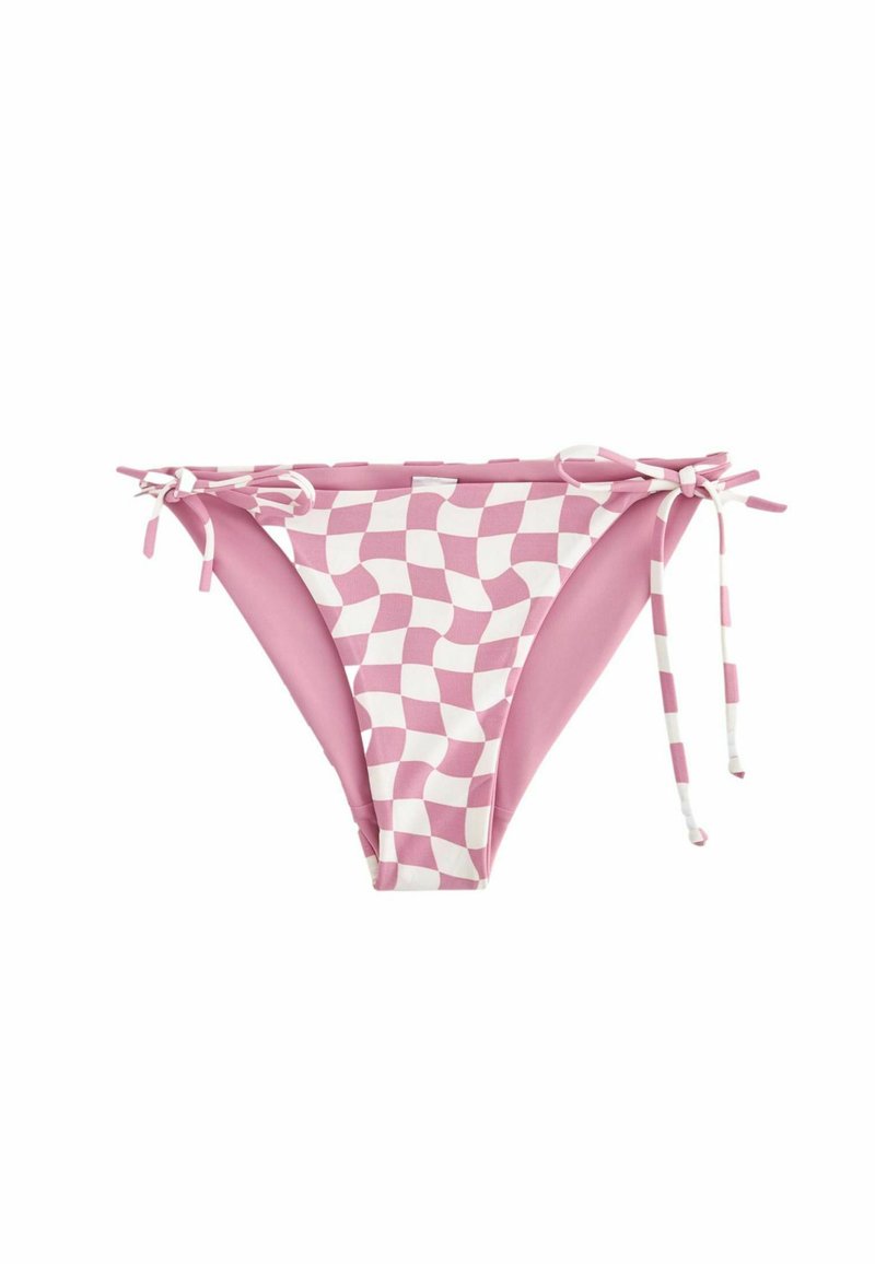 Rosa und weiße karierte Bikini-Hose mit seitlichen Bindebändern, mit einer glatten Textur und kontrastierenden einfarbigen rosa Paneelen.