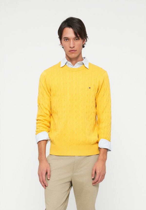 Tommy Hilfiger CLASSIC CABLE CREW NECK  ELEVATED ESSENTIALS - Jumper - morning side yellow heather