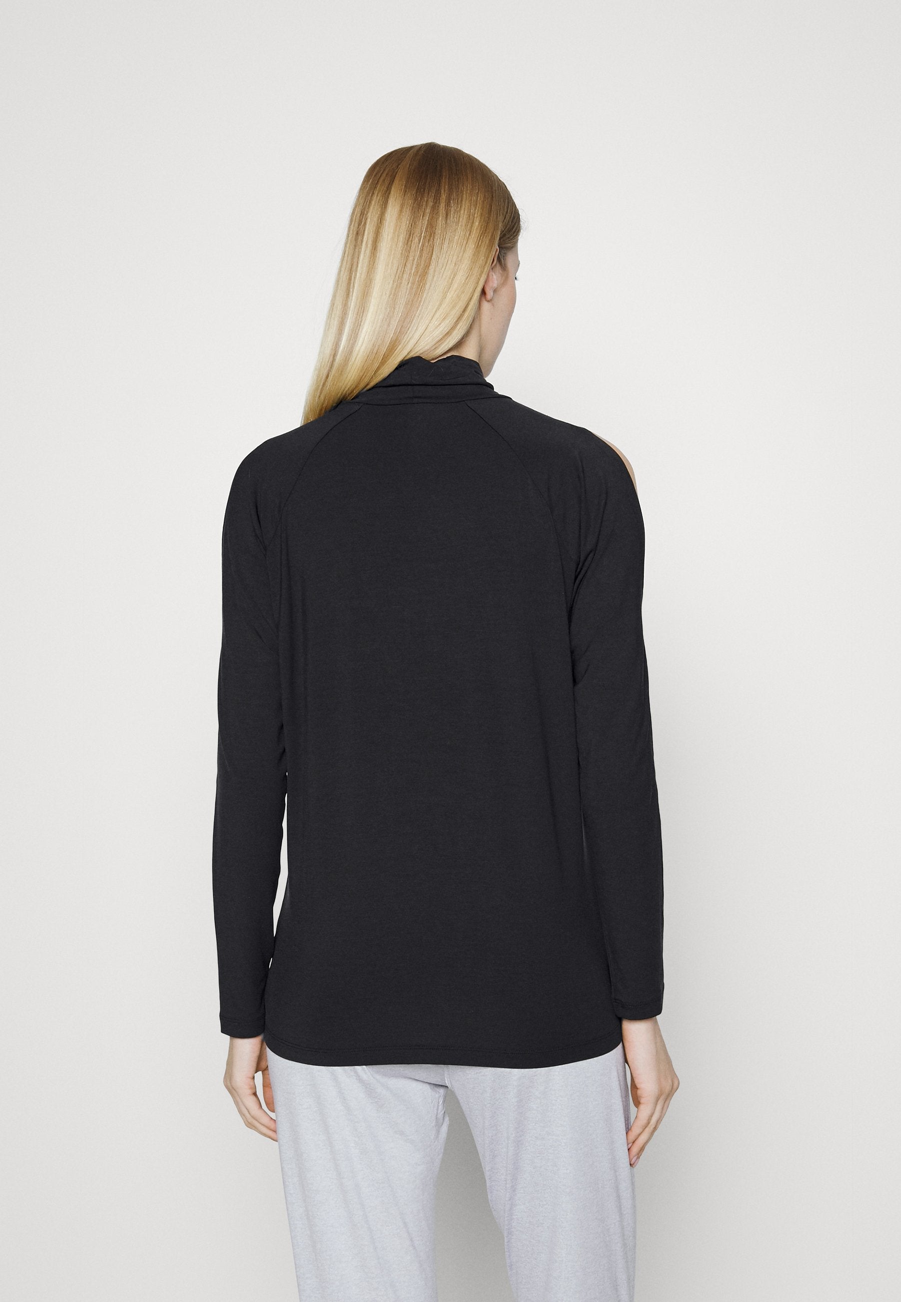 Athleta COLD SHOULDER