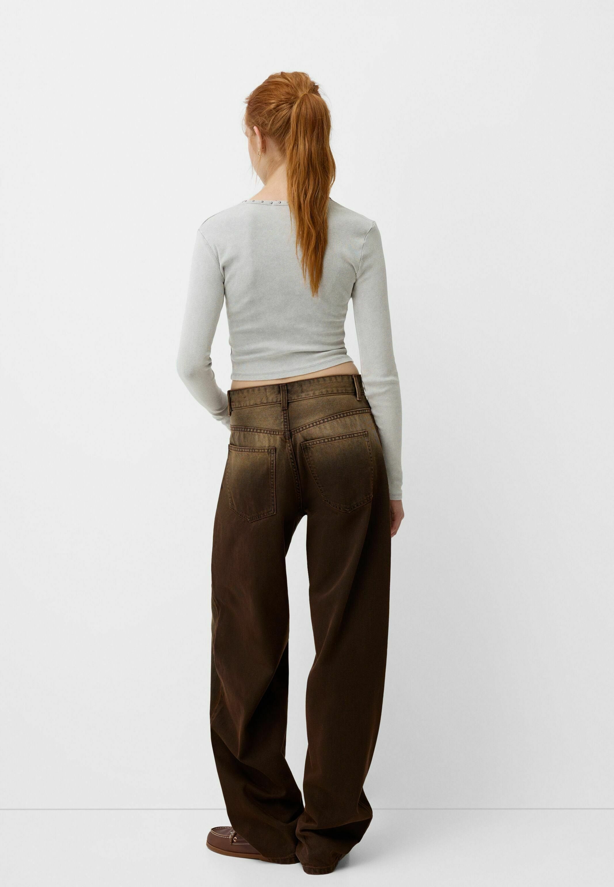 Bershka LONG SLEEVE WITH STUDS