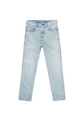 Hellblaue Jeans aus Denim mit geradem Bein, Fünf-Taschen-Design und dezenten Verwaschungen. Mit einem Knopfverschluss vorne und Gürtelschlaufen.