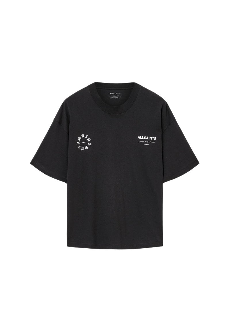 Schwarz, oversized T-Shirt aus Baumwolle mit Rundhalsausschnitt, versehen mit weißen Logo-Grafiken auf der linken Brust und einem kreisförmigen Design an der Seite.