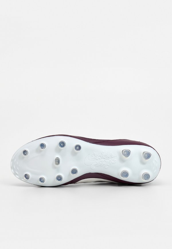Nike Performance PREMIER III