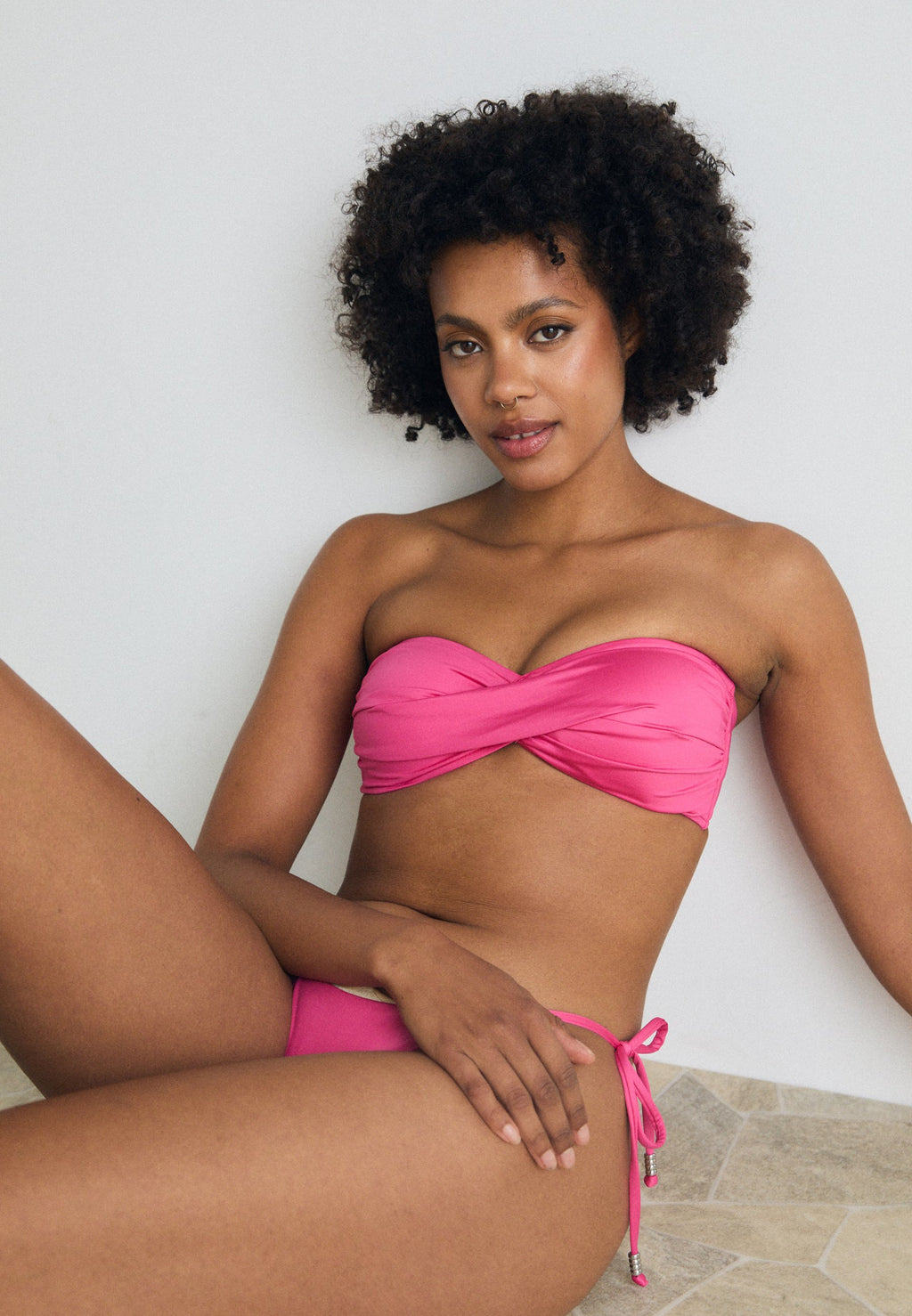 SOLEIL TWIST BANDEAU Media 2