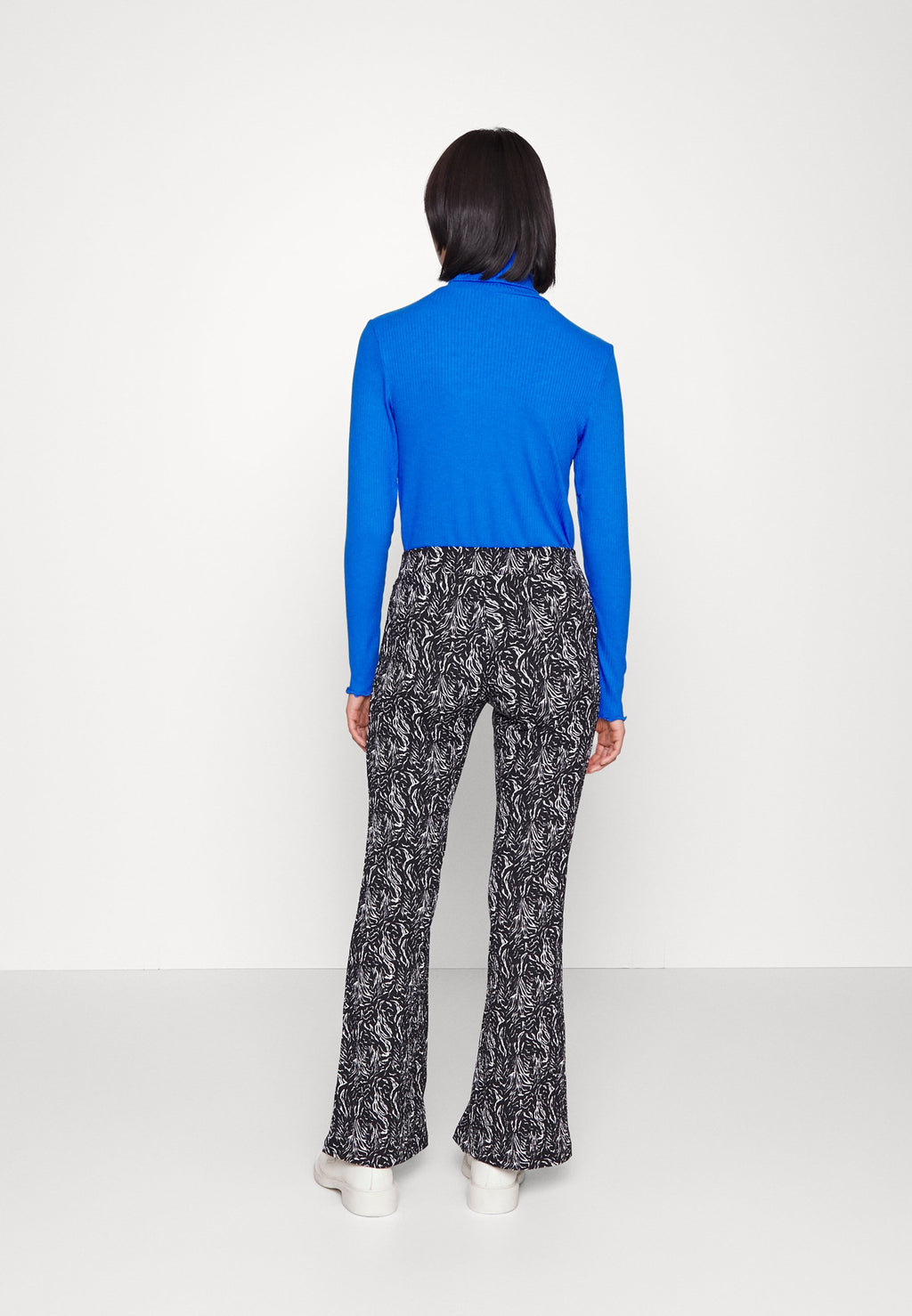 ONLY Petite ONLLUA FLARED PANT