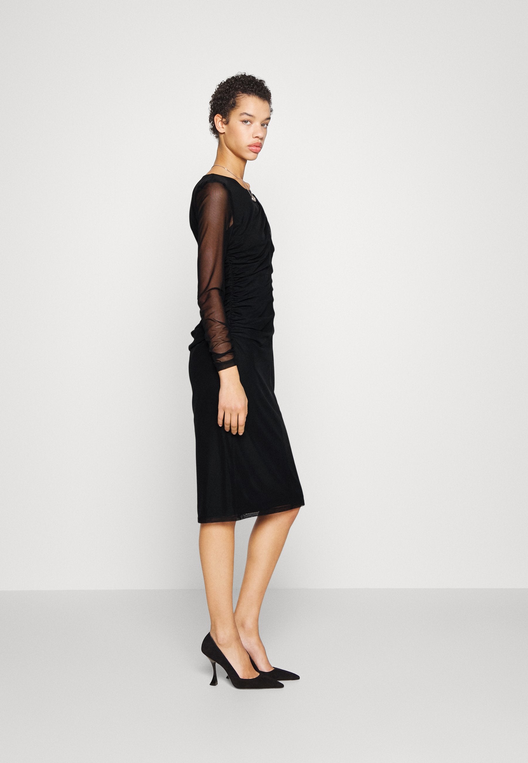 DKNY CREWNECK RUCHED MIDI DRESS