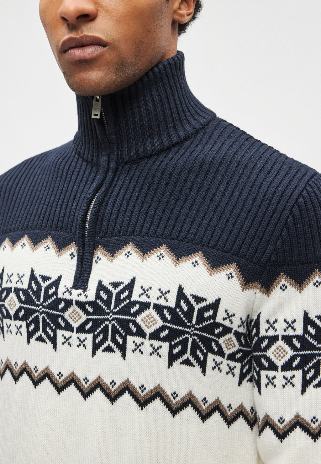 HALF ZIP Media 8