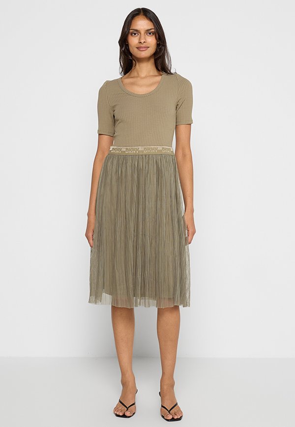 DKNY