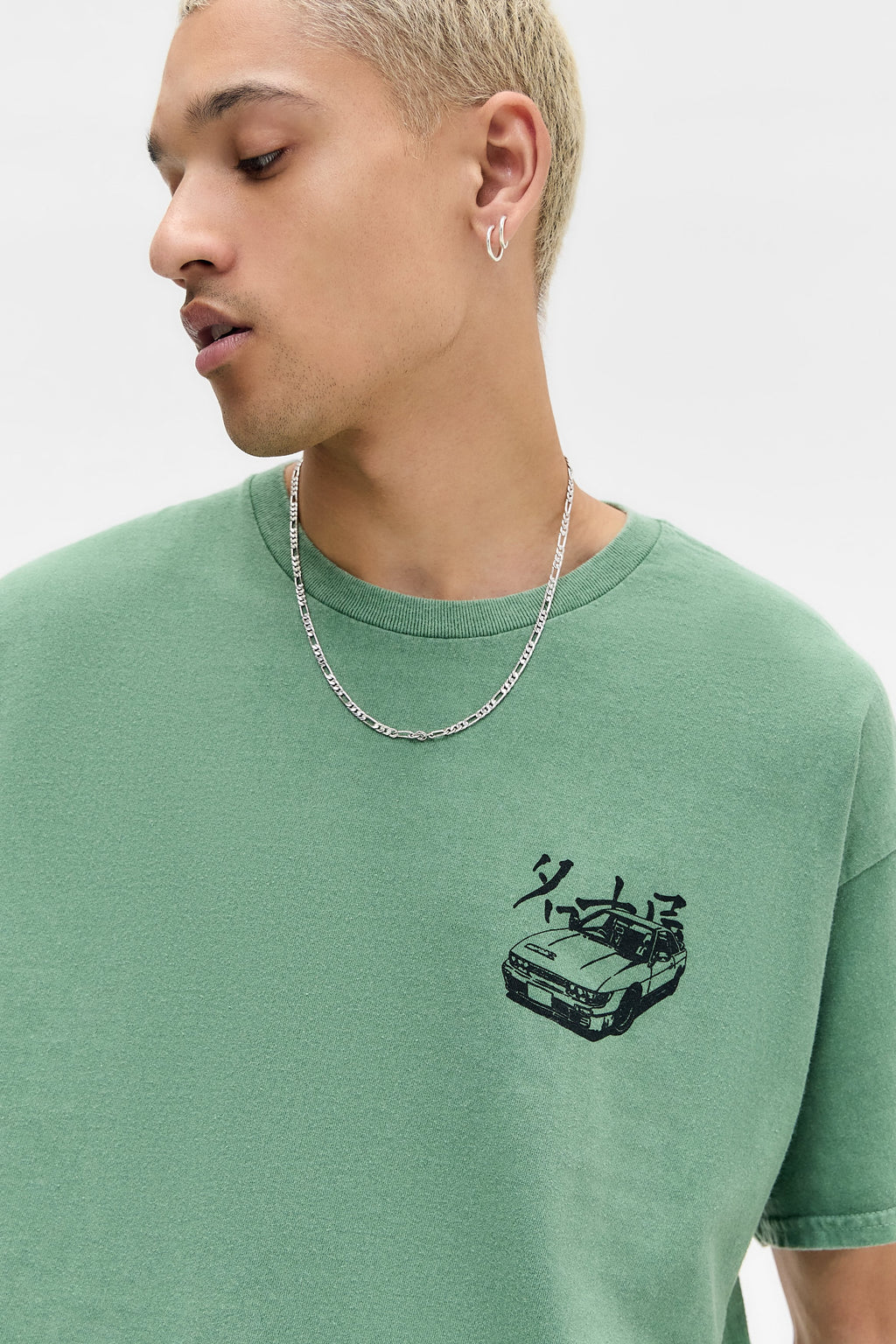 BDG Urban Outfitters JAPANESE CAR MOTIF TEE