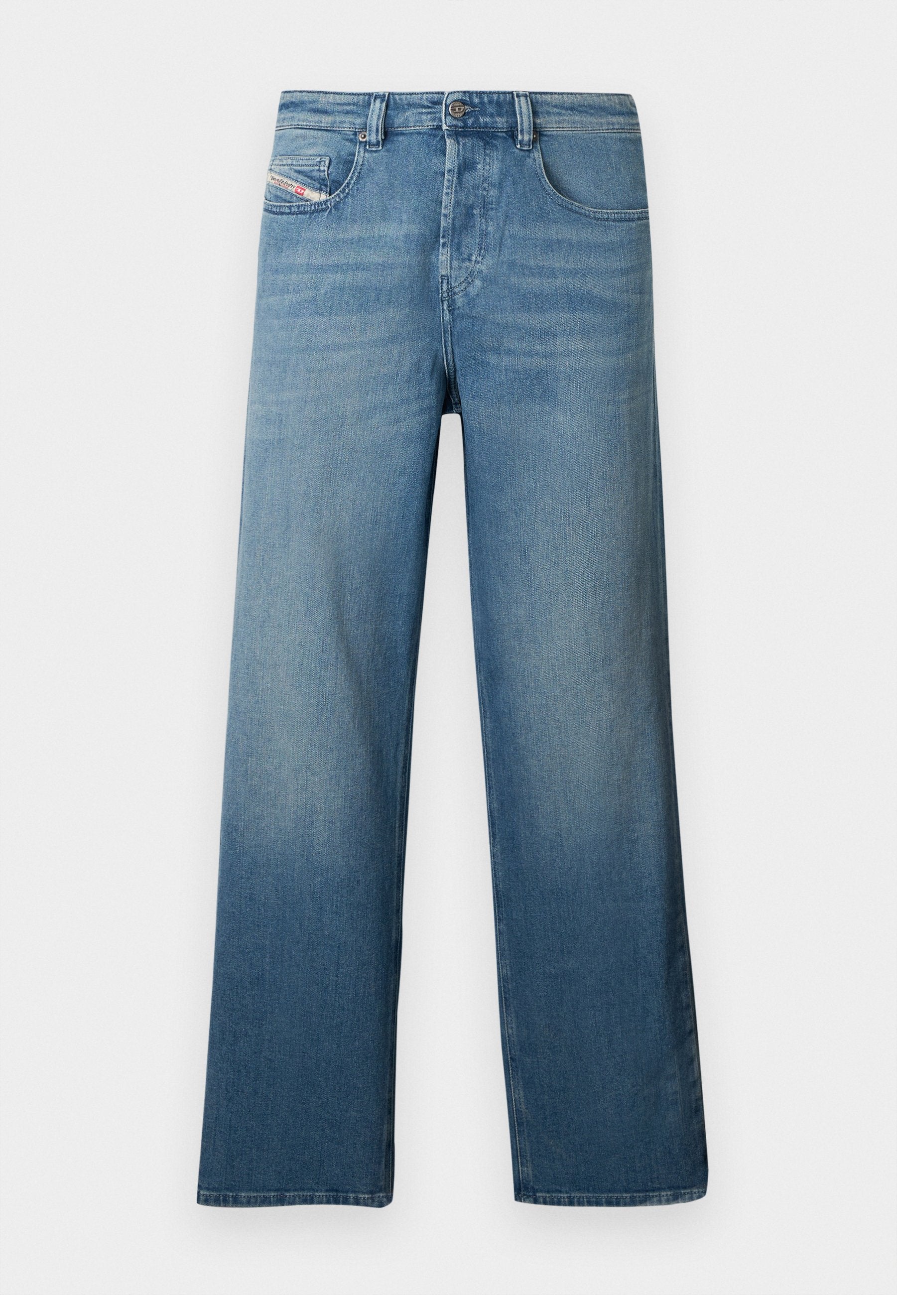 Hellblaue Jeans aus Denim mit geradem Bein, Fünf-Taschen-Design und dezentem Farbverlauf. Mit Knopf- und Reißverschlussverschluss ausgestattet.