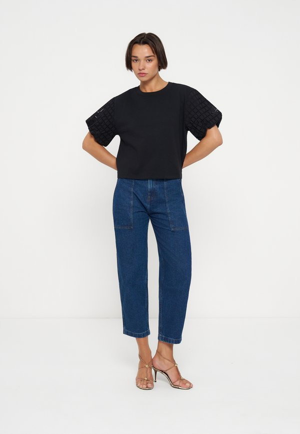 DKNY