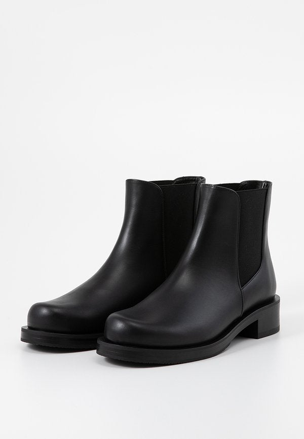Stuart Weitzman
