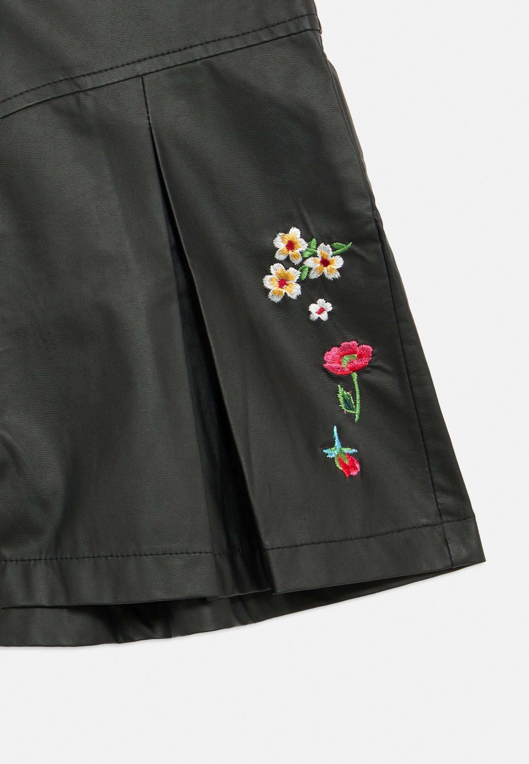 Monnalisa Shorts Media 3