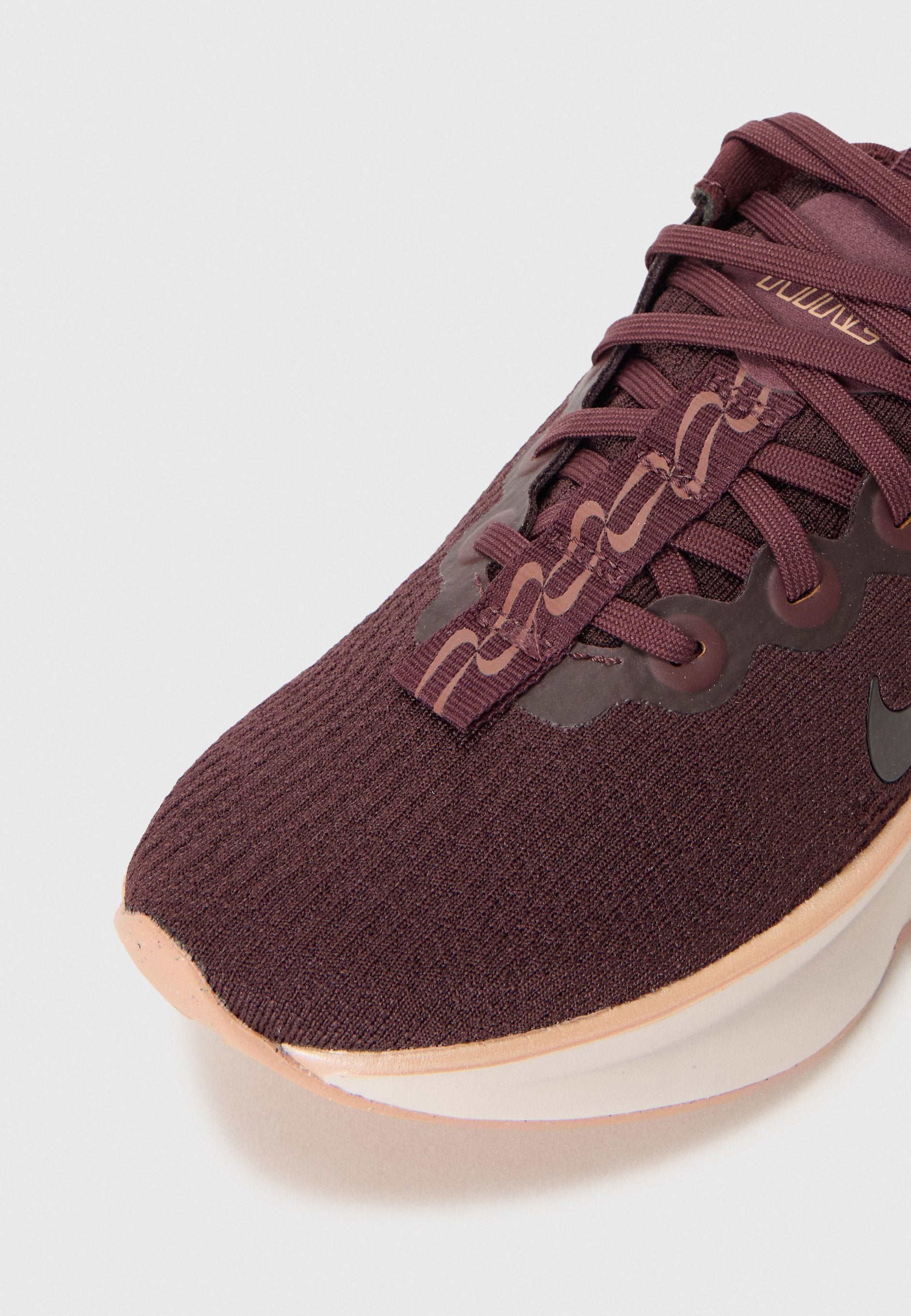 Nike Performance MOTIVA
