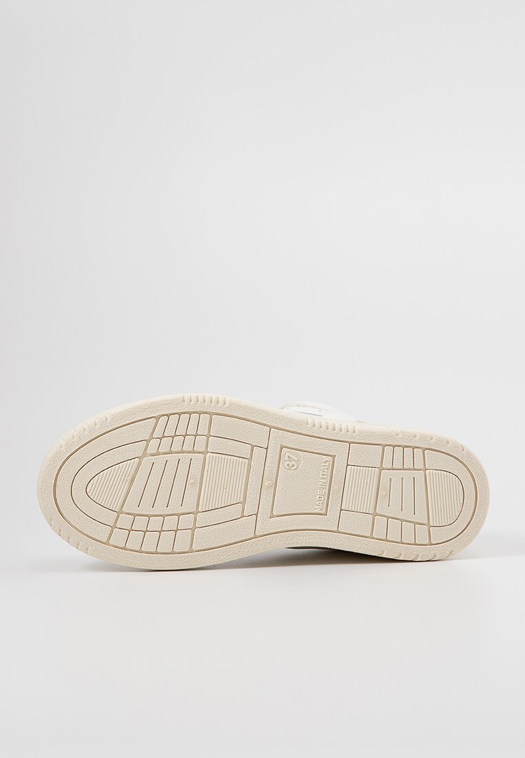 Steve Madden DRIBBLE
