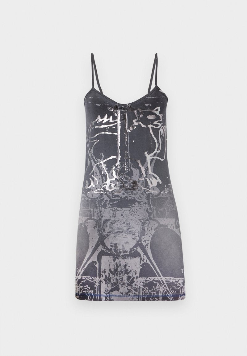 Schwarzes, ärmelloses Kleid mit dünnen Trägern, das ein hellgraues, abstraktes Grafikmuster und eine glatte Textur aufweist, knielang.