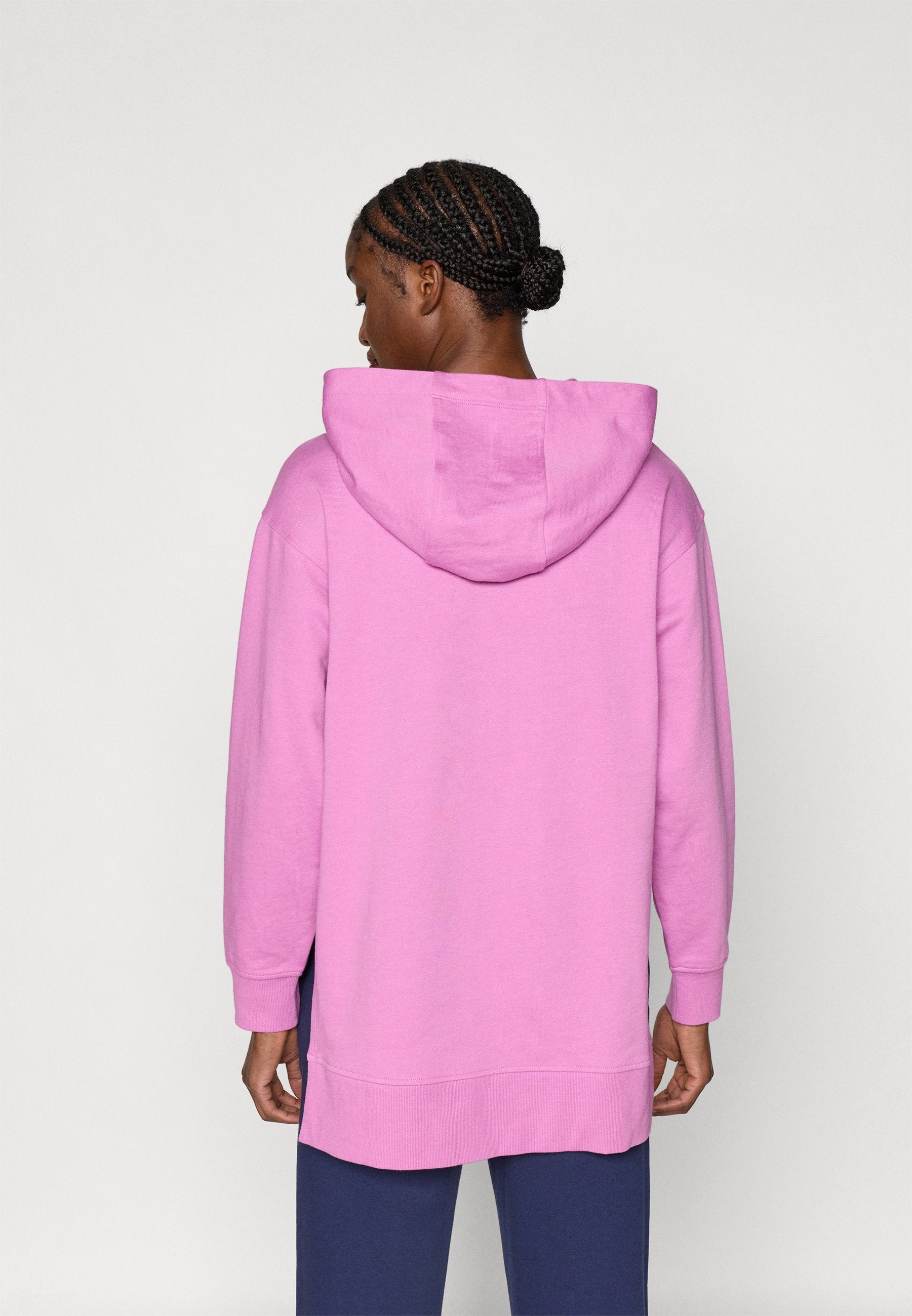 DKNY VARSITY PUFF APPLIQUE LOGO  HIGH LOW OPEN SIDE HOODIE