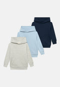 Drei Kapuzenpullover: hellgrau, hellblau und marineblau. Baumwollmischgewebe, Kängurutaschen, reguläre Passform, gerippte Bündchen und Saum.