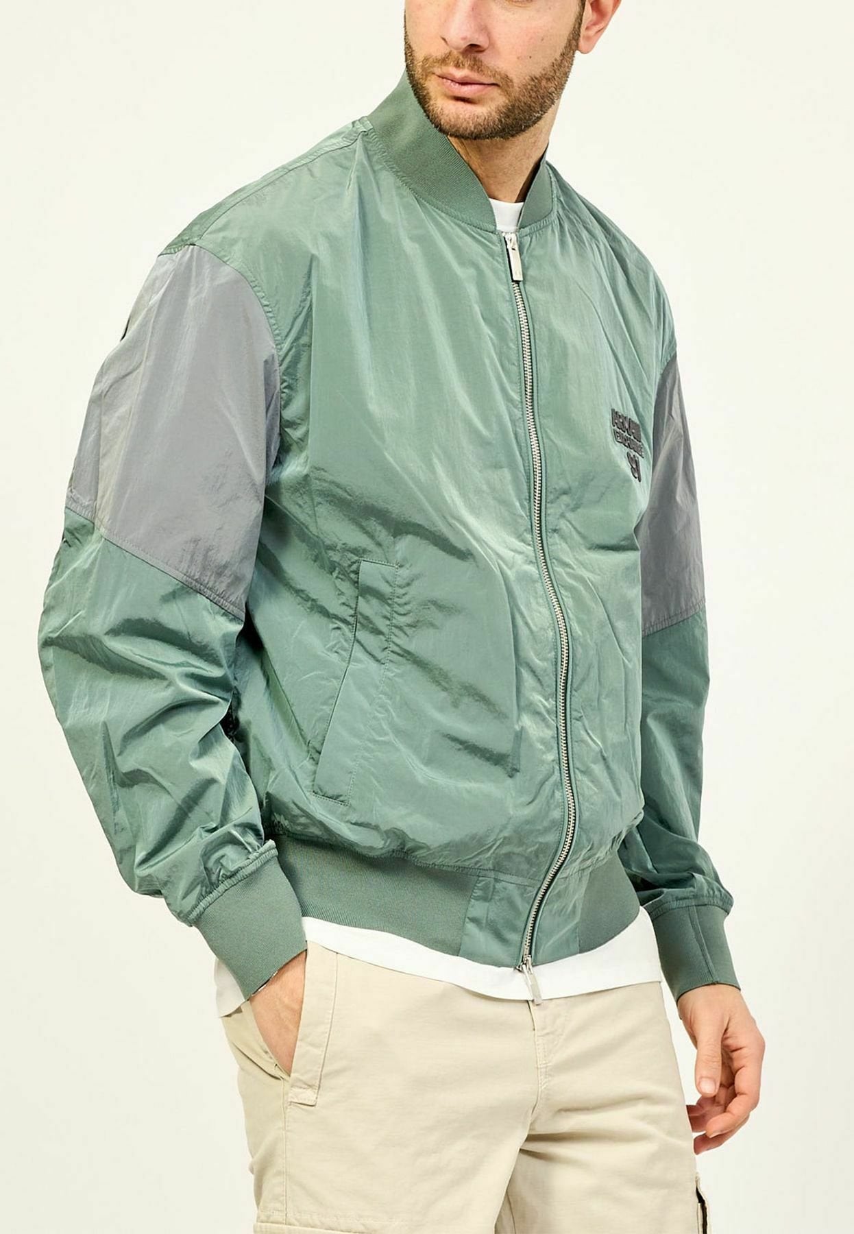 BOMBER  Media 4