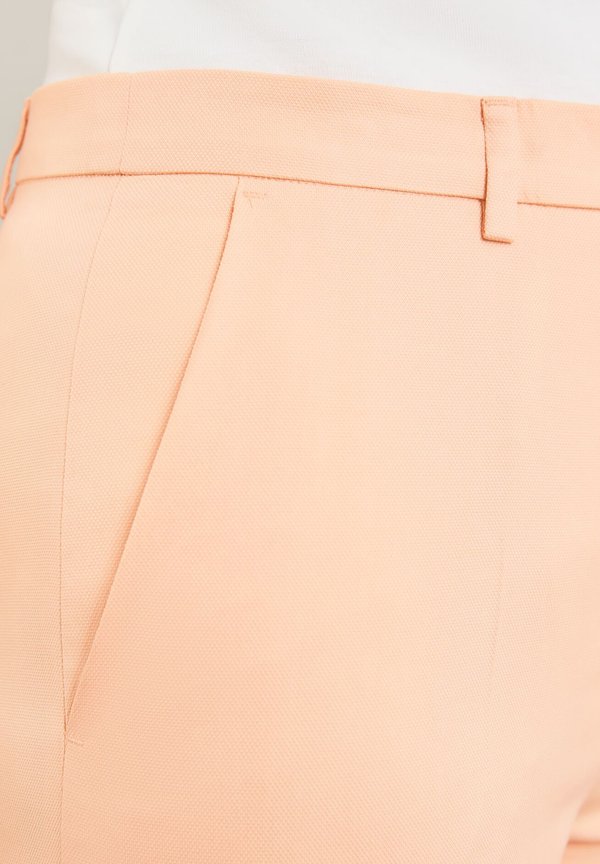 Gerry Weber MIT BÜGELFALTEN