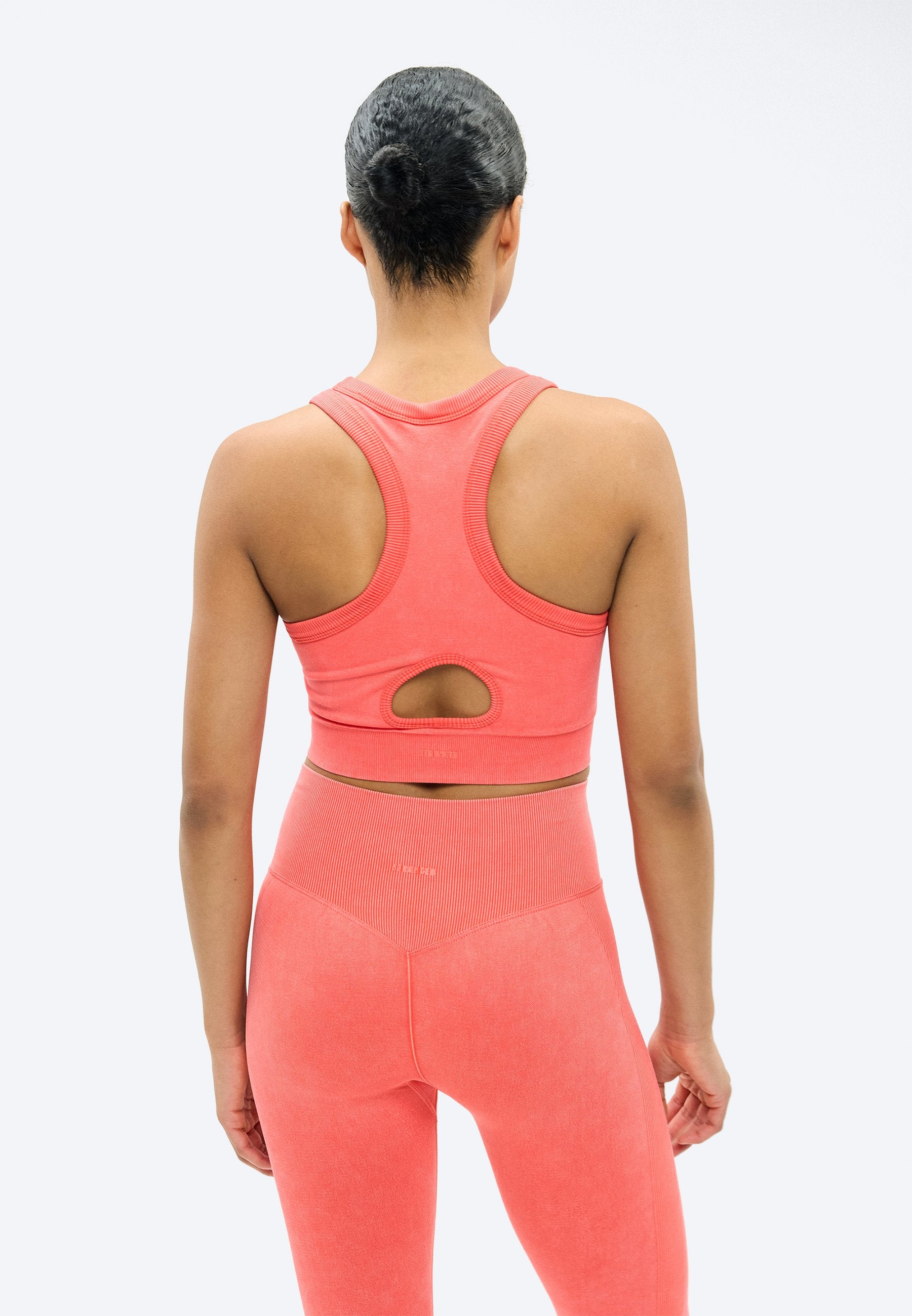 Stronger WASHED SEAMLESS HIGH NECK BRA