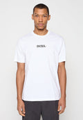 Weißes Baumwoll-T-Shirt mit Rundhalsausschnitt und kurzen Ärmeln, mit einem schwarzen "DIESEL"-Logo, das quer über die Brust gedruckt ist. Klassische Passform.