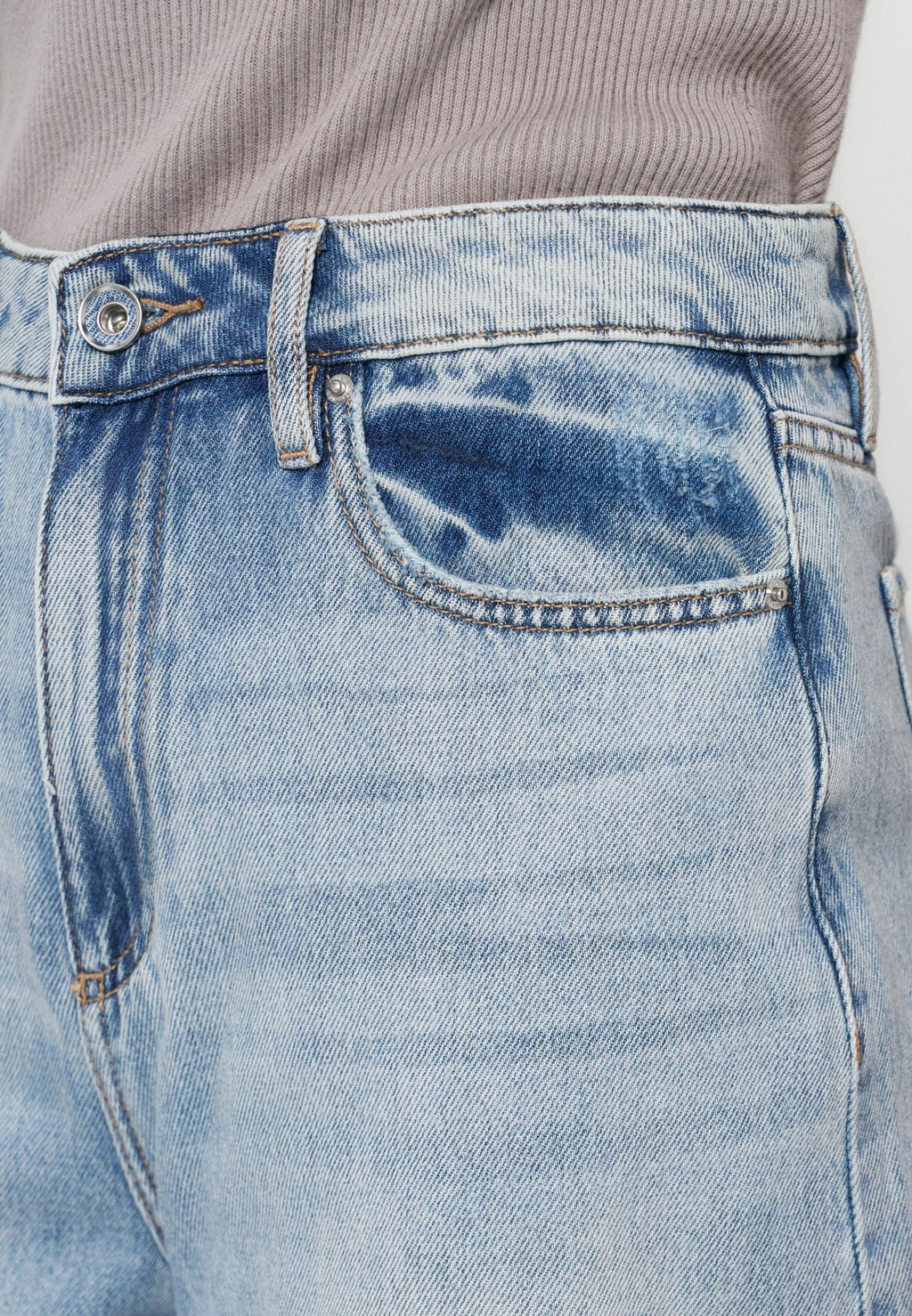 Armani Exchange Wide Leg Media 4