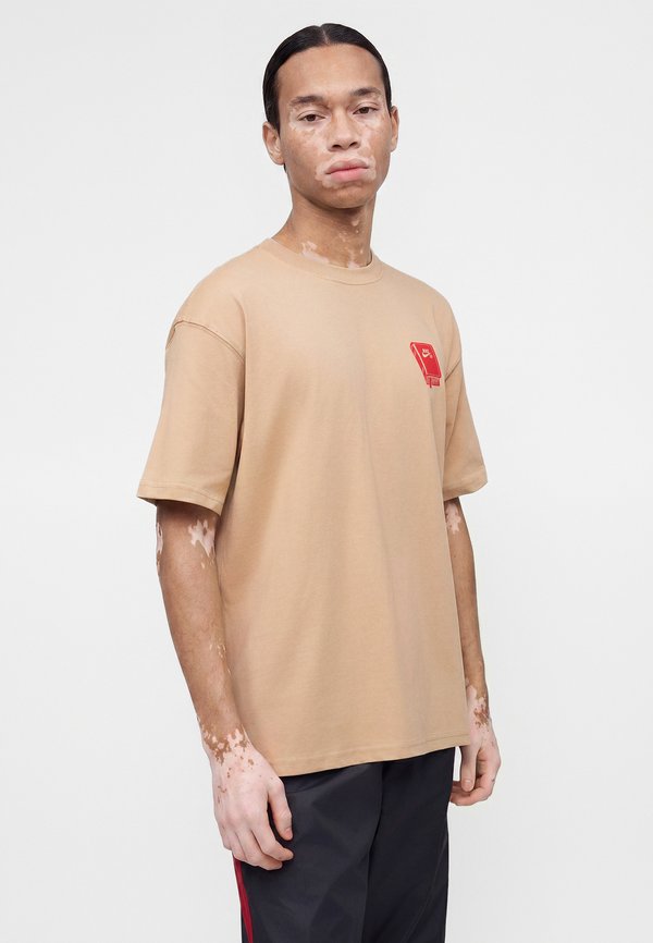 Nike SB TEE SKATE SPOTS UNISEX