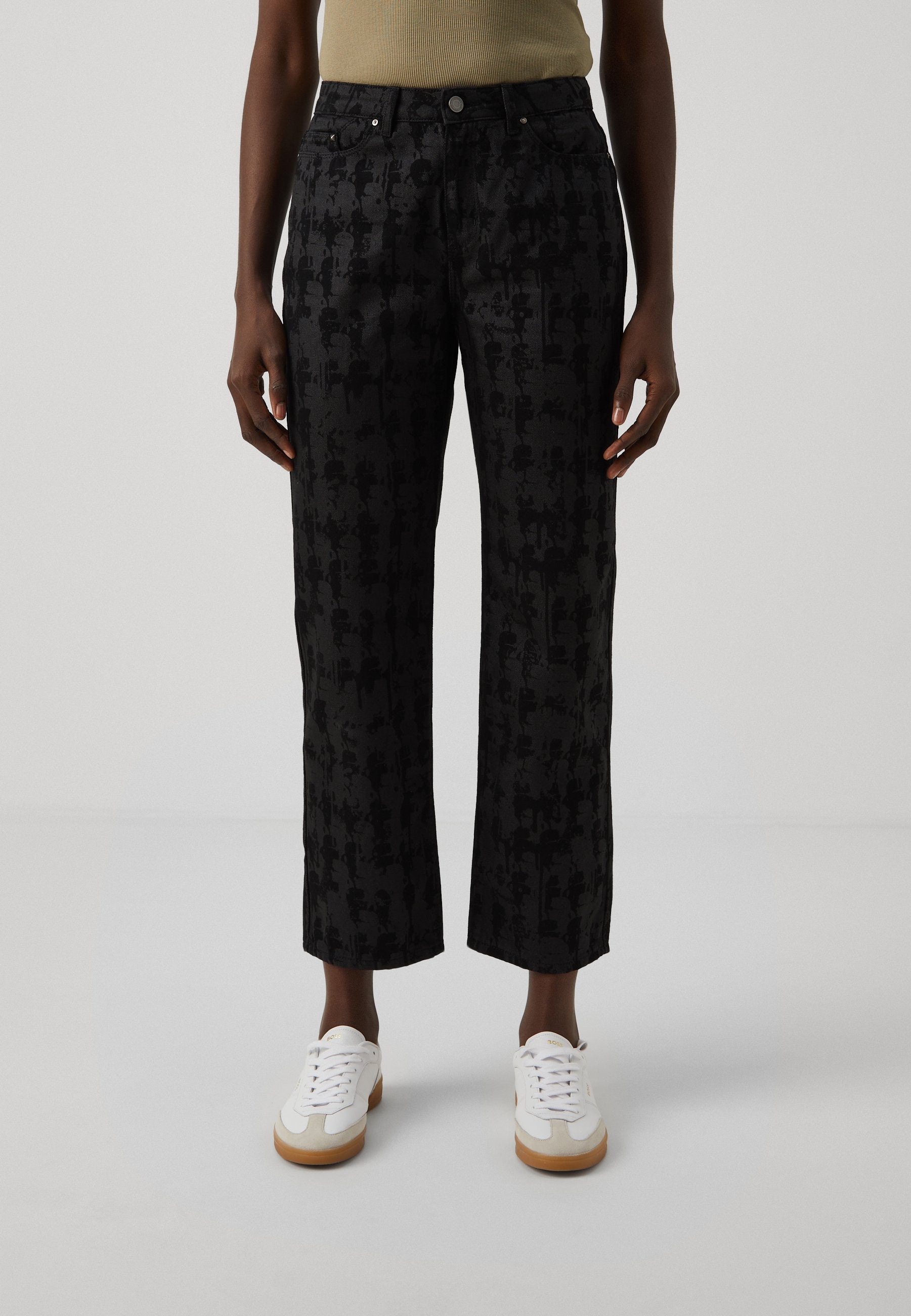 ESSENTIAL KAMEO GIRLFRIEND Media 3