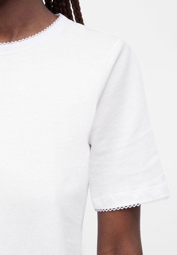 Selected crewneck regular fit