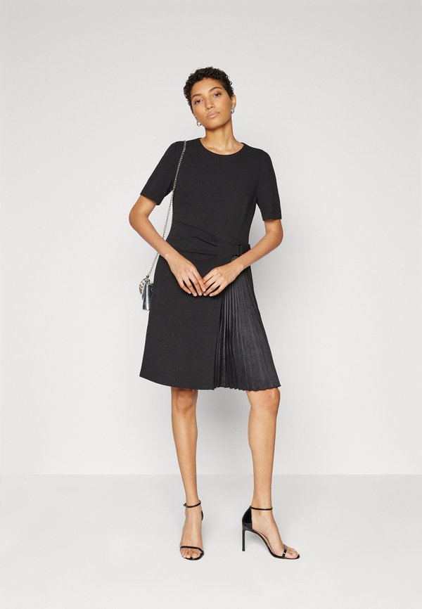 DKNY JEWEL NECK
