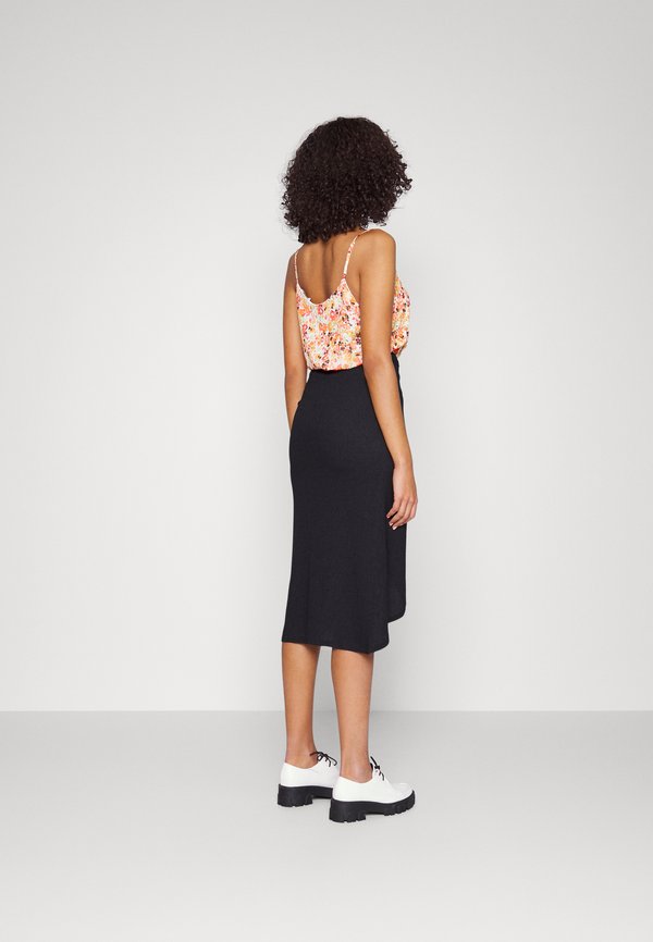 ONLY Tall ONLLUCIE BUTTON SINGLET