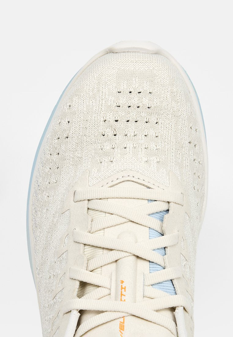 Under Armour VELOCITI 4