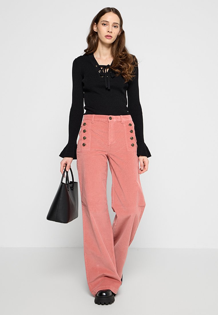 TWINSET