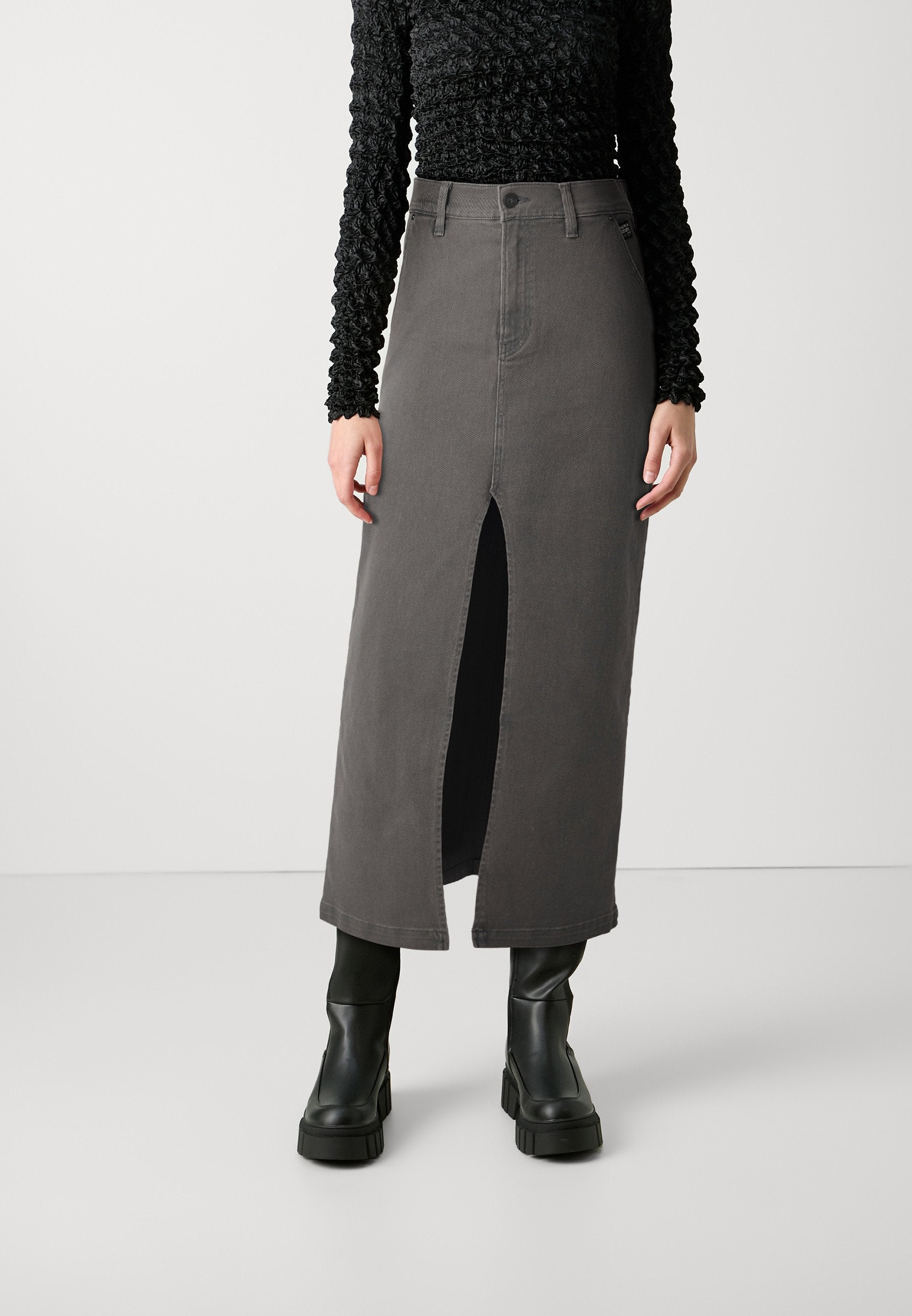 MIDI PENCIL SKIRT Media 3