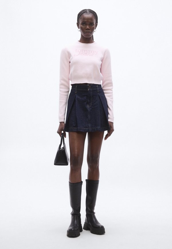 Tommy Jeans STITCH LOGO CHENILLE SLIM CROPPED JUMPER