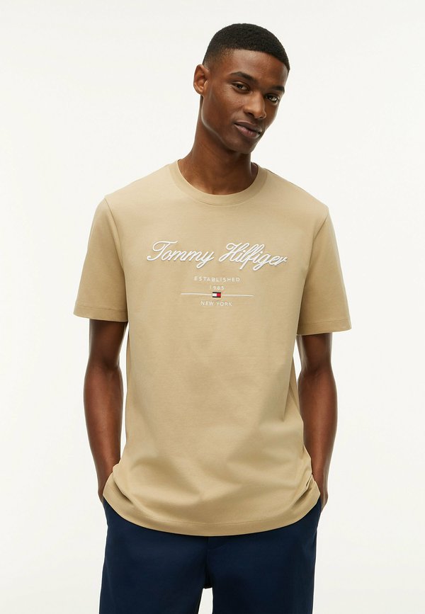 Tommy Hilfiger SCRIPT LOGO TEE - BRAND LOVE - Print T-shirt - batique khaki