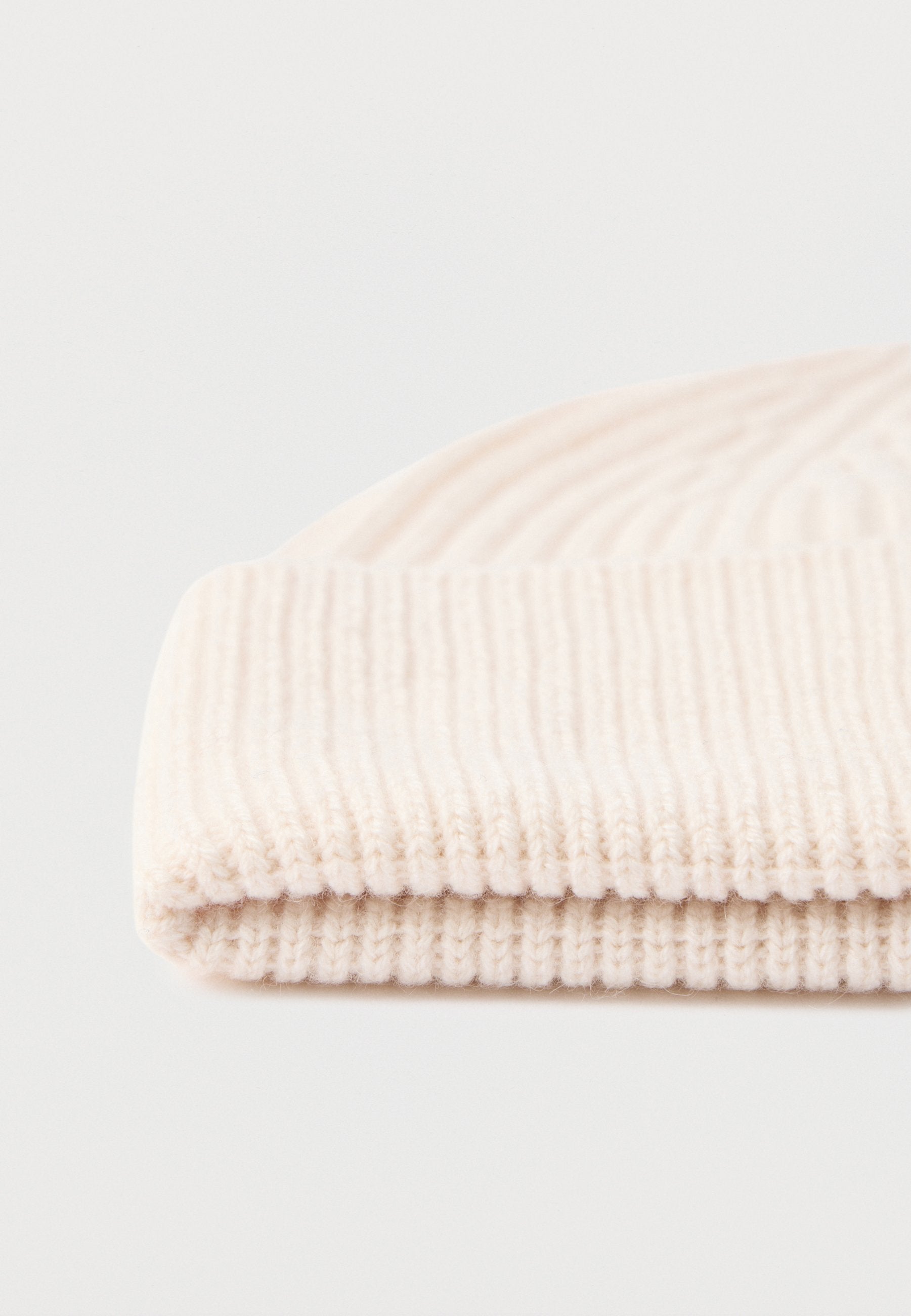 CASHMERE BLEND LOGO EMBROIDERY BEANIE Media 3