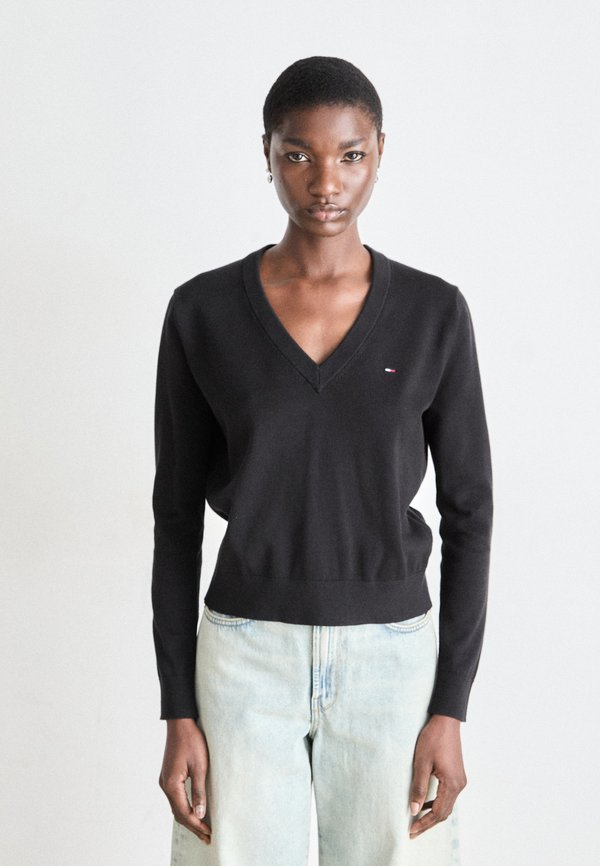 Tommy Jeans FLAG EMBROIDERY V-NECK JUMPER
