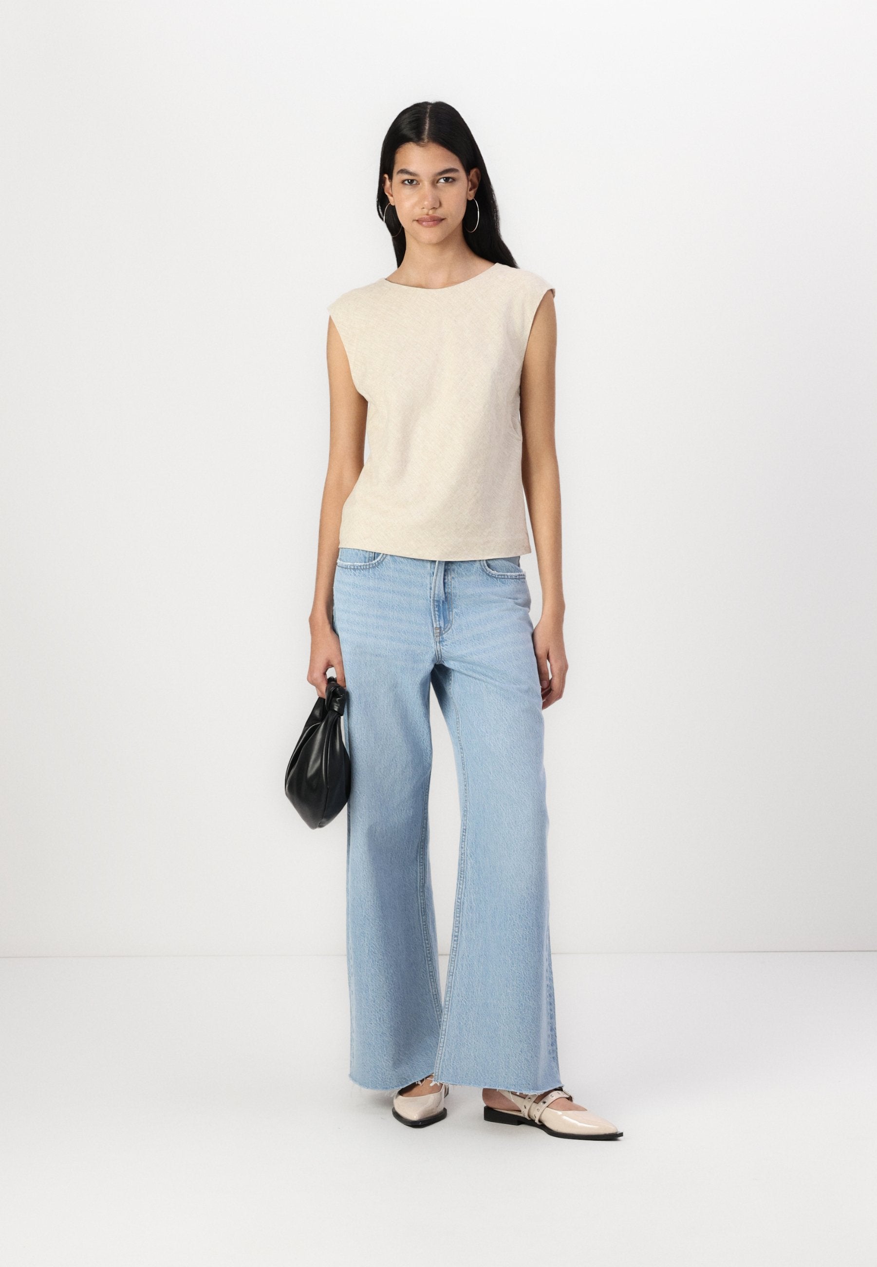 Abercrombie & Fitch Linen-Blend Skimming Shell Top