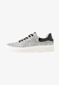 s.Oliver Trainers - white/black