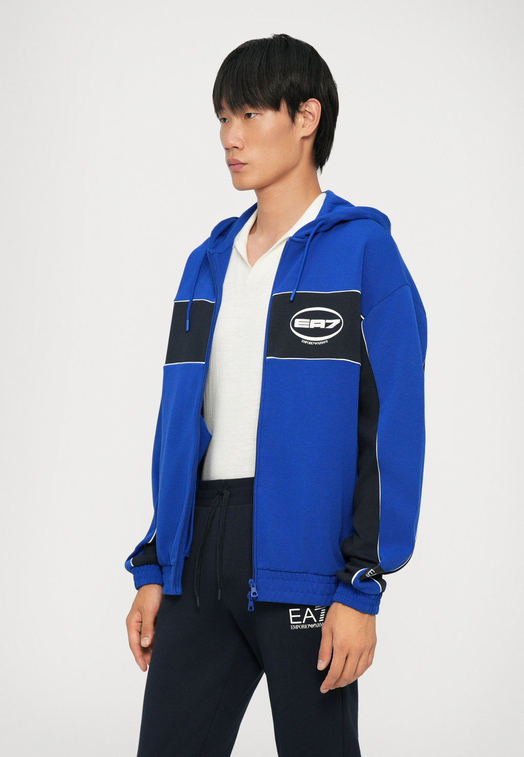 TRAIN LOGO SERIES PIPING HOODIE Media 6
