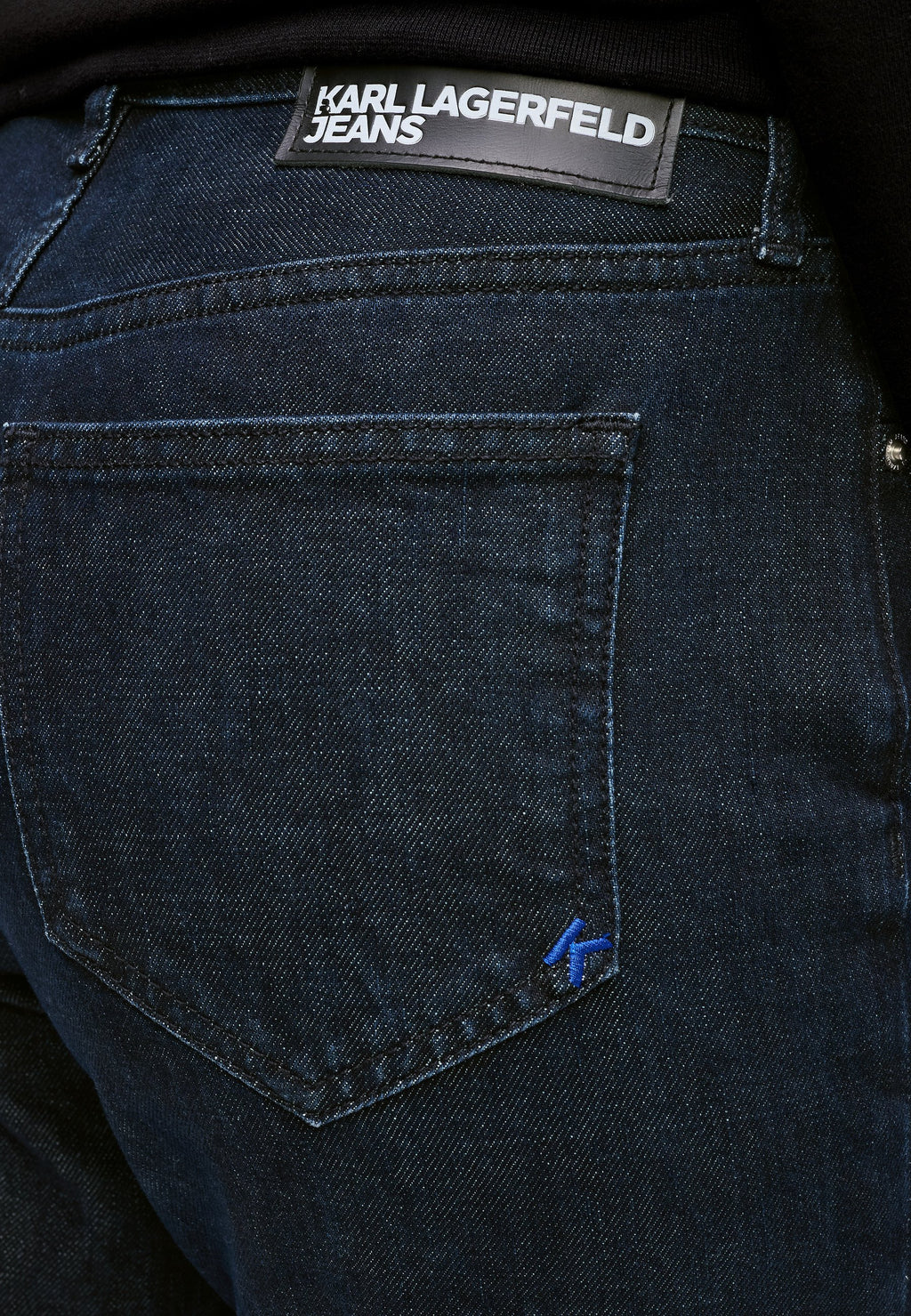 SPLIT-HEM FLARED Media 6