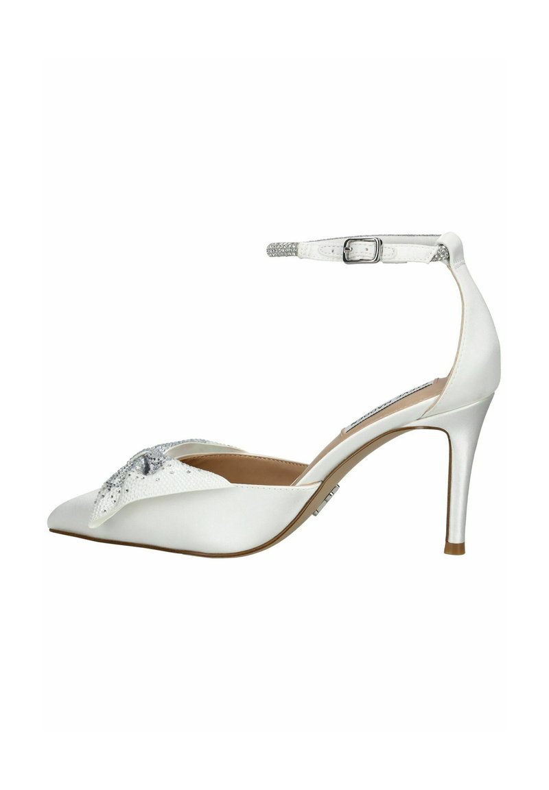 STEVE MADDEN Media 1