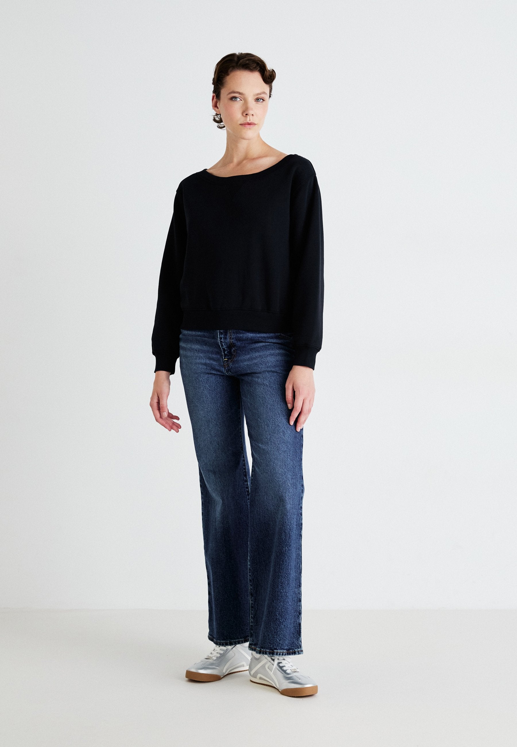 Lee OFF SHOULDER