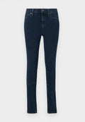 Dunkelblaue Denim-Jeans, slim fit, mit mittelhoher Taille, Fronttaschen und einem kleinen Logodetail auf der Rückseite. Standardnähte und Saum.