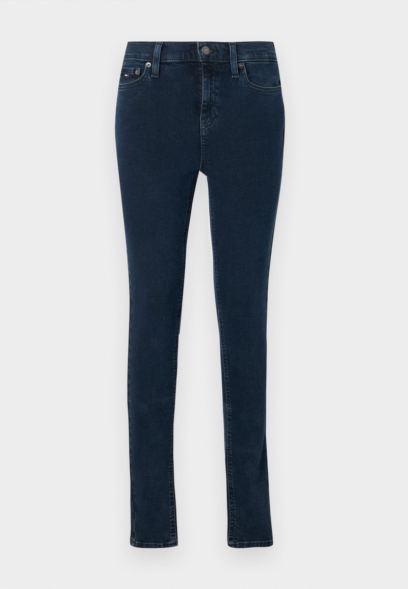 Dunkelblaue Denim-Jeans, slim fit, mit mittelhoher Taille, Fronttaschen und einem kleinen Logodetail auf der Rückseite. Standardnähte und Saum.