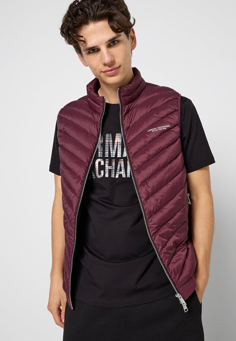 Armani Exchange Weste Media 4